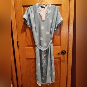 NWT Emery Rose Blue Floral Print Dress With Belt